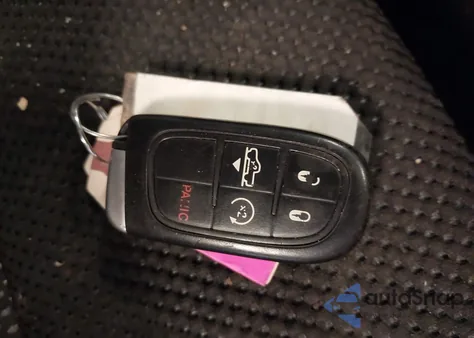 2015 Ram 1500 Sport из США, поврежденный, VIN 1C6RR7HT5FS563148